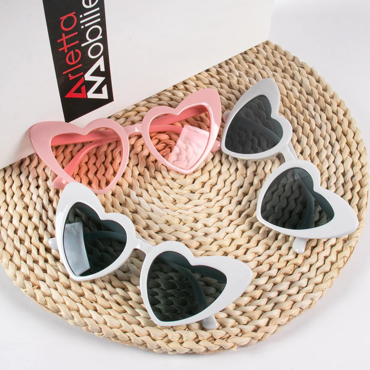 Heart Shaped Sunglasses for Women Retro Cat Eye Sunglasses Wedding Engagement Decoration Shopping Traveling Party Accessories